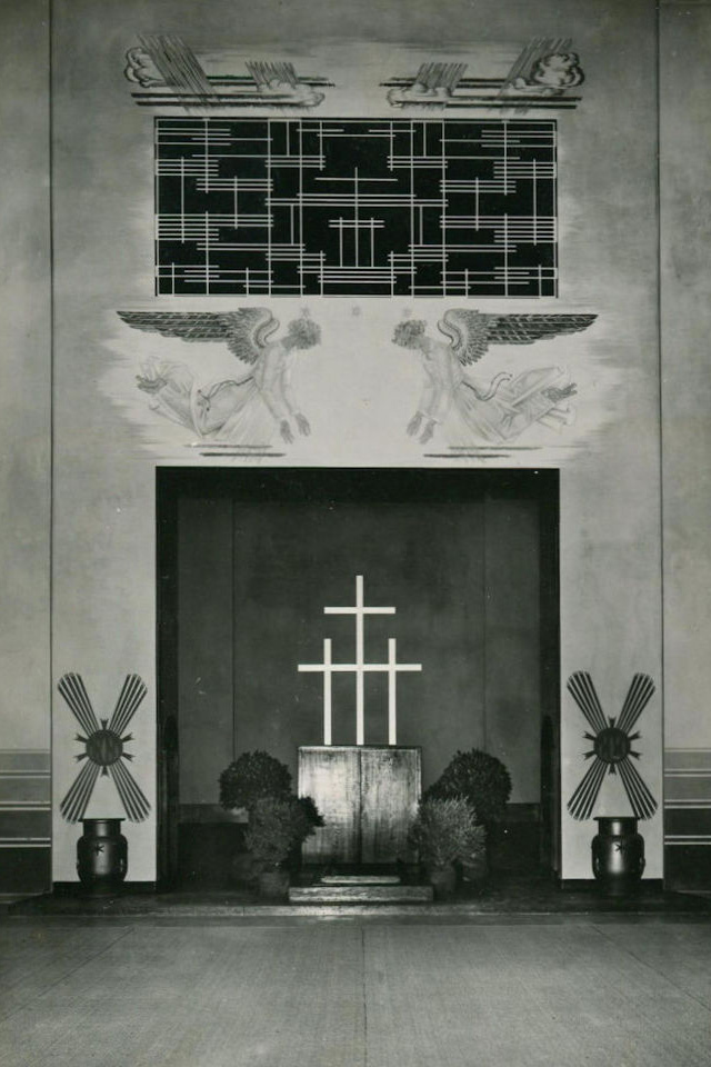 Historische Aufnahme von Altar mit Chor. Quelle: Archiv Krematorium Meißen